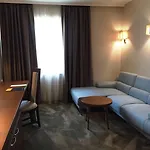 Golden Tulip Hotell 4*