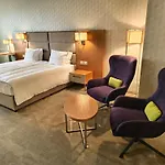 Golden Tulip Hotell 4*