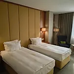 Golden Tulip Hotell