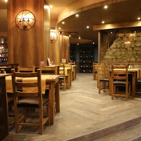 酒店 Golden Tulip