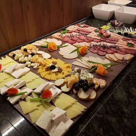 Golden Tulip 酒店
