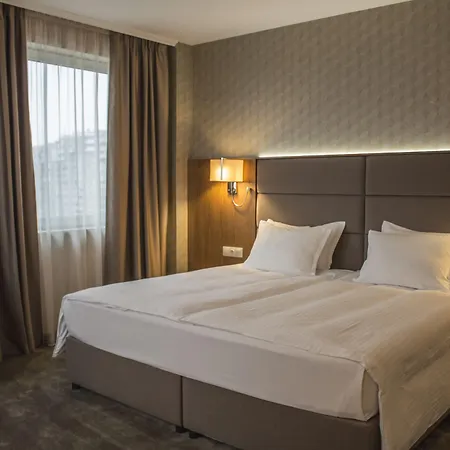 Golden Tulip 酒店 4*