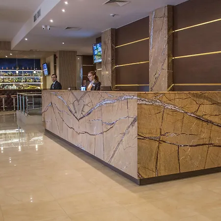 Golden Tulip 瓦爾納
