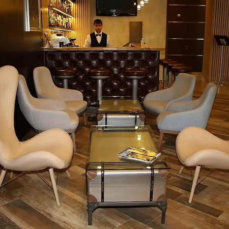 Golden Tulip 酒店 瓦爾納