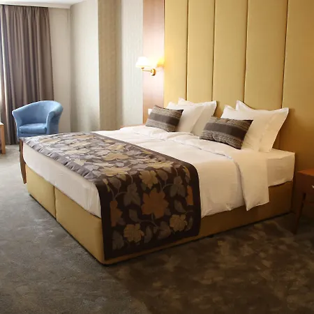 Golden Tulip 4* 瓦爾納