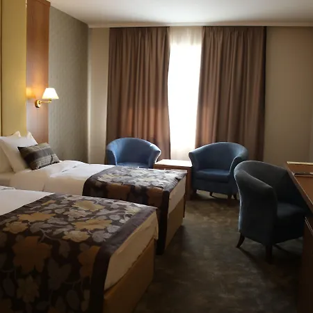 Golden Tulip 4*