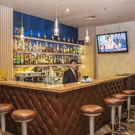 Golden Tulip וארנה