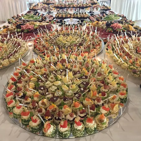 Golden Tulip מלון 4*