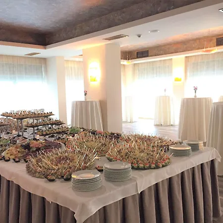Golden Tulip מלון 4*