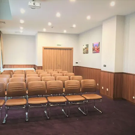 Hotel Golden Tulip Warna