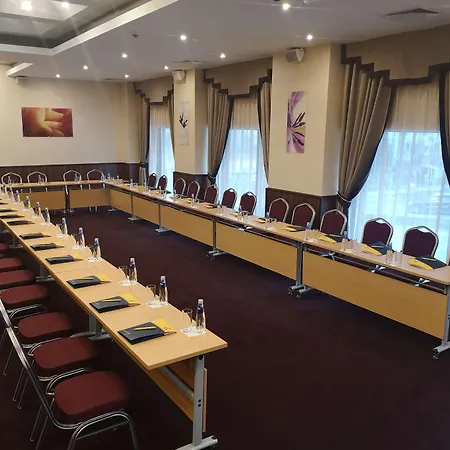 Hotel Golden Tulip 4*