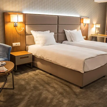 Golden Tulip 4*