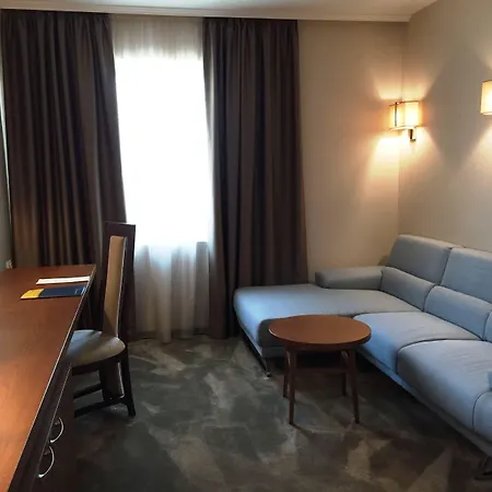 Golden Tulip Hotel 4*