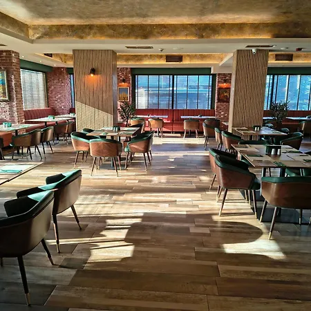 Golden Tulip 4* Warna