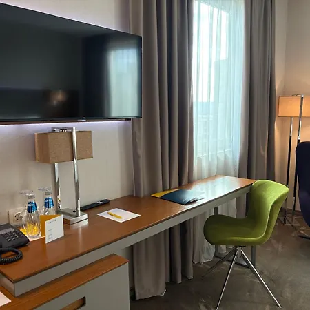 Golden Tulip 4* Warna