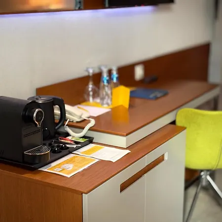 Golden Tulip Hotel Warna