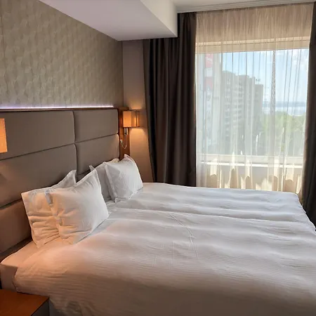 Golden Tulip 4*