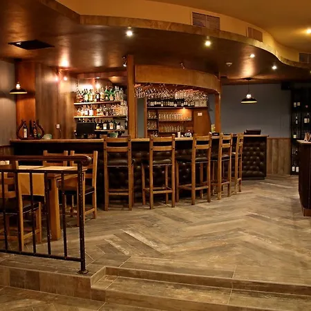 Golden Tulip 4* וארנה