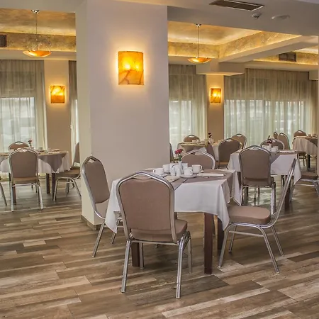 מלון Golden Tulip
