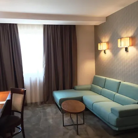 Golden Tulip 4*