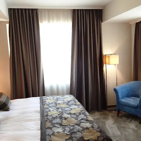 Golden Tulip 酒店 瓦爾納