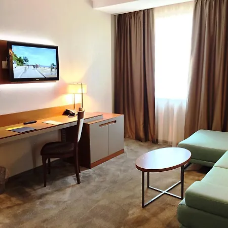 Golden Tulip וארנה