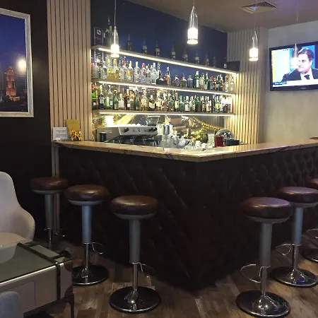 Golden Tulip Отель