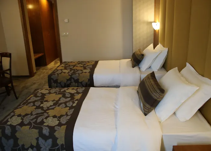 Golden Tulip Szálloda 4*