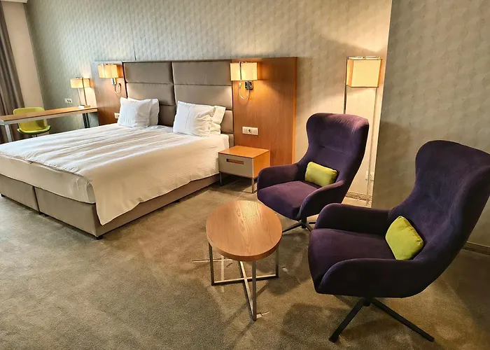 Golden Tulip Szálloda 4*