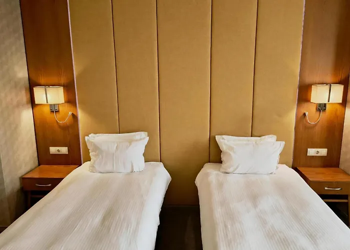 Golden Tulip Szálloda 4*